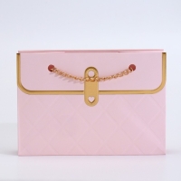 Пакет для цветов, ручка цепь, "Розовый", с золотым тиснением, 15 х 10,5 х 10 см