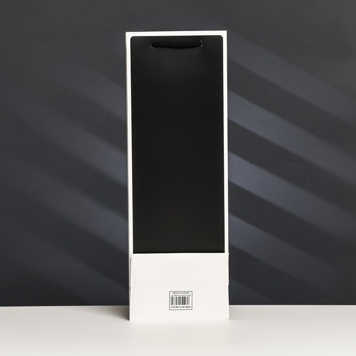 Пакет-переноска для цветов с PVC окном 12,5 × 8,5 × 36 см, черный с каймой Пакет-переноска для цветов с PVC окном 12,5 × 8,5 × 36 см, черный с каймой