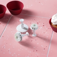 Набор плунжеров кондитерских Доляна &laquo;Герберы&raquo;, 3 шт, размеры цветков: 4,3 см, 4,8 см, 5,5 см