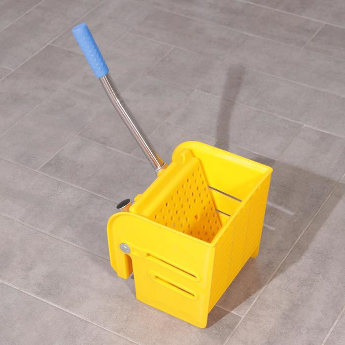 Тележка уборочная одноведерная, с отжимом, 23 л, хромированная рама Тележка уборочная одноведерная, с отжимом, 23 л, хромированная рама