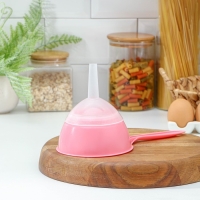 Воронка-сито пластиковая &laquo;Комбо&raquo;, 24,5&times;12&times;14,5 см, цвет МИКС