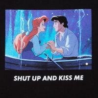 Футболка &laquo;Kiss me&raquo; Принцессы oversize, цвет чёрный