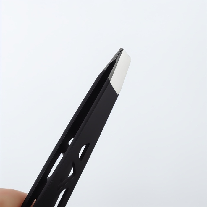 Пинцет &laquo;Геометрия&raquo;, скошенный, 9,5 см, цвет чёрный