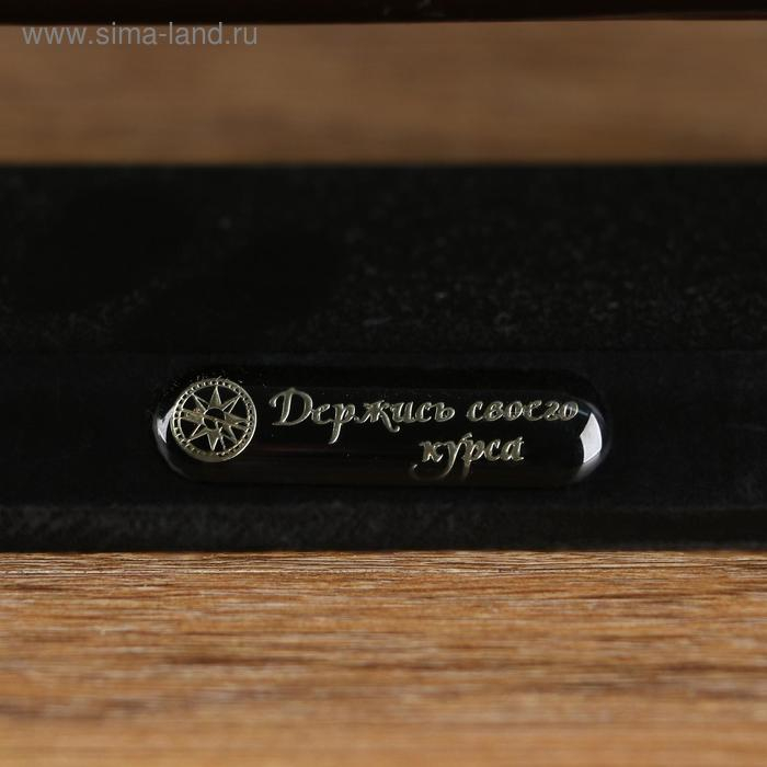 Корабль сувенирный средний &laquo;Фугас&raquo;, борта тёмные с белой полосой, 45х50х9 см, микс