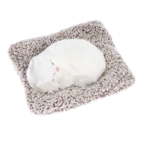 Игрушка на панель авто, кошечка на подушке, белый окрас Игрушка на панель авто, кошечка на подушке, белый окрас