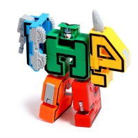 Робот «Цифра 3», трансформируется Робот «Цифра 3», трансформируется