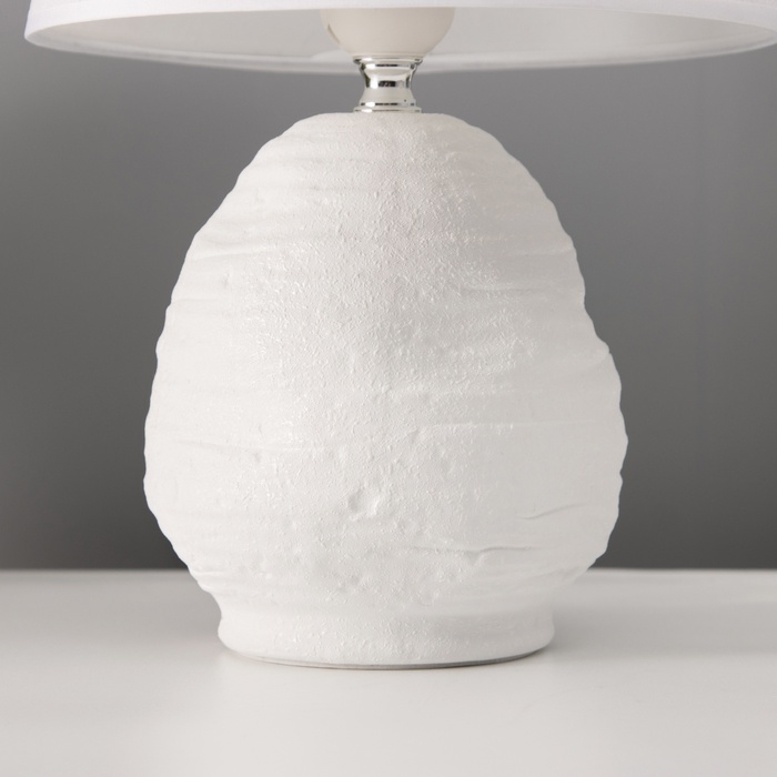 Настольная лампа с абажуром RISALUX &laquo;Аризона&raquo;, 1&times;40 Вт, Е27, белый, 20&times;20&times;32 см