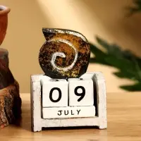 Календарь настольный &laquo;Ракушка&raquo;, 7.5&times;4&times;10 см, дерево, чёрный