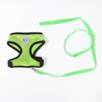 Шлейка дышащая с поводком и светоотражающей нашивкой, M, ОШ 33, ОГ 32-43, зеленая