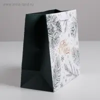 Пакет подарочный ламинированный квадратный &laquo;Еловые шишки&raquo;, 22&times;22&times;11 см