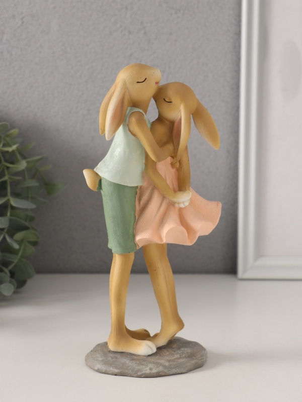 Сувенир полистоун "Романтика. Кролики - нежный поцелуй" 9х6,5х20 см