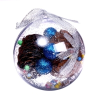 Композиция в шаре &laquo;Шишки, ягодки&raquo;