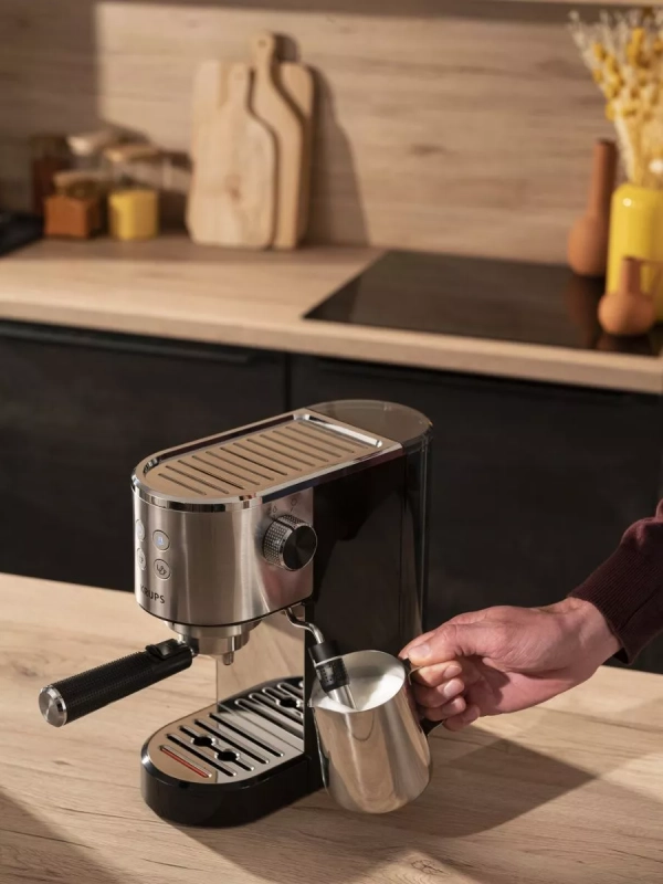 Кофеварка рожковая Virtuoso+ XP444C10 с ручным капучинатором