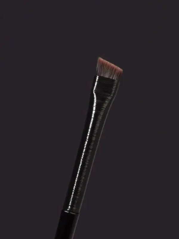 Кисть для макияжа бровей и глаз, плоская, 14&plusmn;1 см, чёрная