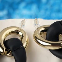 Серьги металл «Цепь» неровность, 2 звена, цвет золотисто-чёрный Серьги металл «Цепь» неровность, 2 звена, цвет золотисто-чёрный