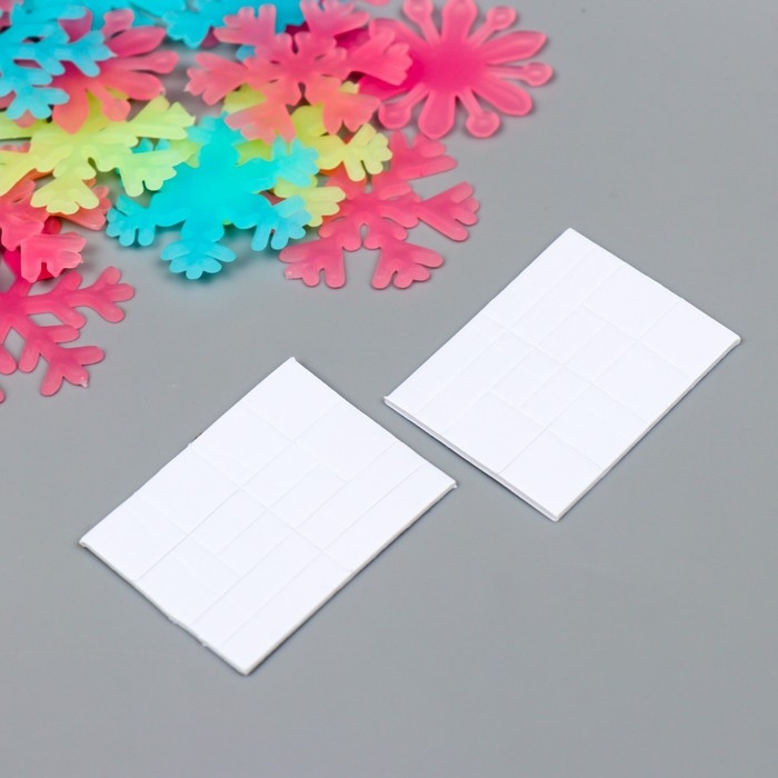 Наклейка фосфорная пластик "Снежинки" набор 20 шт 20х13 см