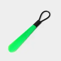 Ложка для обуви Доляна, с петелькой, 30&times;4 см, 17.4 см, зелёная