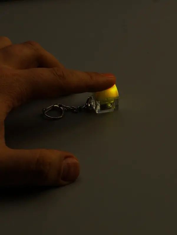 Брелок - антистресс для ключей на карабине &laquo;Кнопка кейкап&raquo;, световой, белый, 2&times;2&times;2.6 см