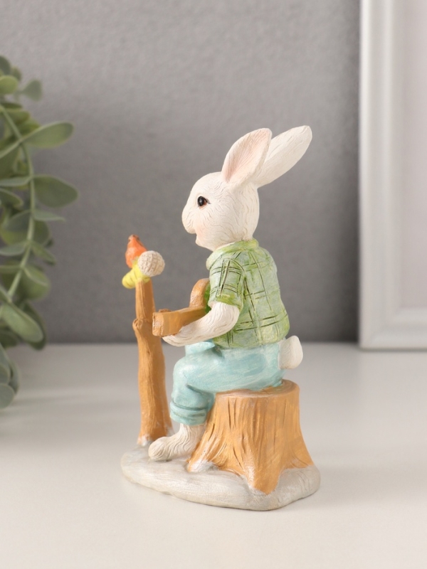 Сувенир полистоун "Зайчик играет на гитаре для птички" 8,5х6,5х12 см