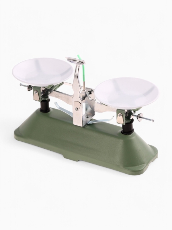 Весы лабораторные, с набором гирь 200 г. Весы лабораторные, с набором гирь 200 г.