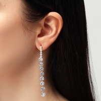 Серьги висячие со стразами &laquo;Дорожка&raquo; кругов, цвет белый в серебре, 7,5 см