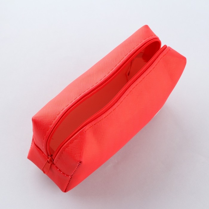 Аптечка дорожная из искусственной кожи Аптечка дорожная из искусственной кожи "Сердечко", 14*10*5 см, красный цвет