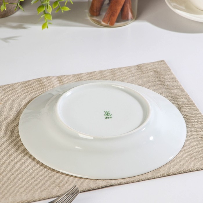 Тарелка Добрушский завод &laquo;Маки красные&raquo;, d=20 см, фарфор, белая