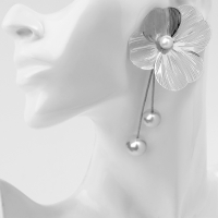 Серьги с жемчугом &laquo;Бусина&raquo; каталея, цвет серебро