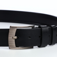 Ремень мужской, ширина 3,8 см, винт, пряжка металл, цвет чёрный Ремень мужской, ширина 3,8 см, винт, пряжка металл, цвет чёрный