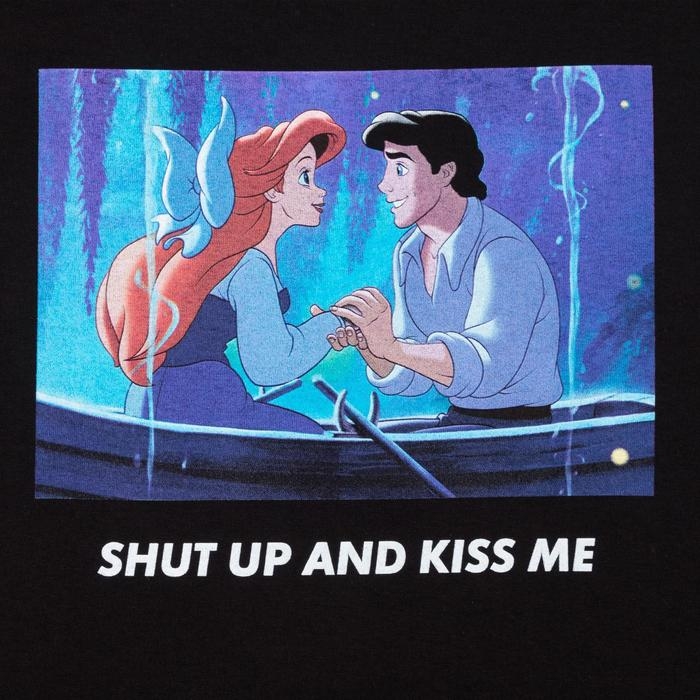 Футболка &laquo;Kiss me&raquo; Принцессы oversize, цвет чёрный