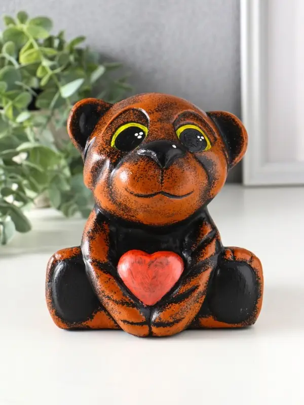 Копилка для денег &laquo;Тигрёнок с сердцем&raquo;, гипс, 14.5&times;13.5&times;13 см