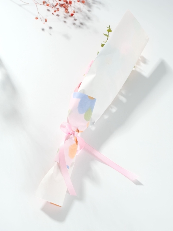 Букет из мыльных лепестков "Три розы с эвкалиптом" розовый 8,5х7,4х38,6 см