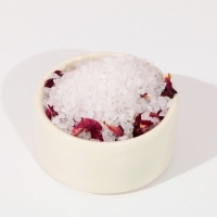 Соль для ванны &laquo;С праздником 8 марта&raquo;, с лепестками розы, 150г