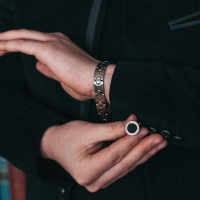 Запонки стальные &laquo;Классика&raquo; круг с эмалью, окантовка с орнаментом, цвет чёрный серебре