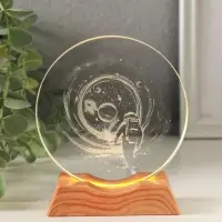 Сувенир стекло свет "Диск. Высадка космонавта на луну" 5хLED d=10 см, USB 10х4х11,4 см