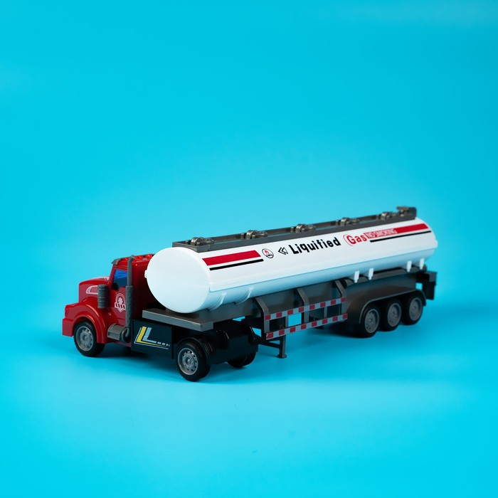 Грузовик &laquo;Бензовоз&raquo;, инерция, 1:48