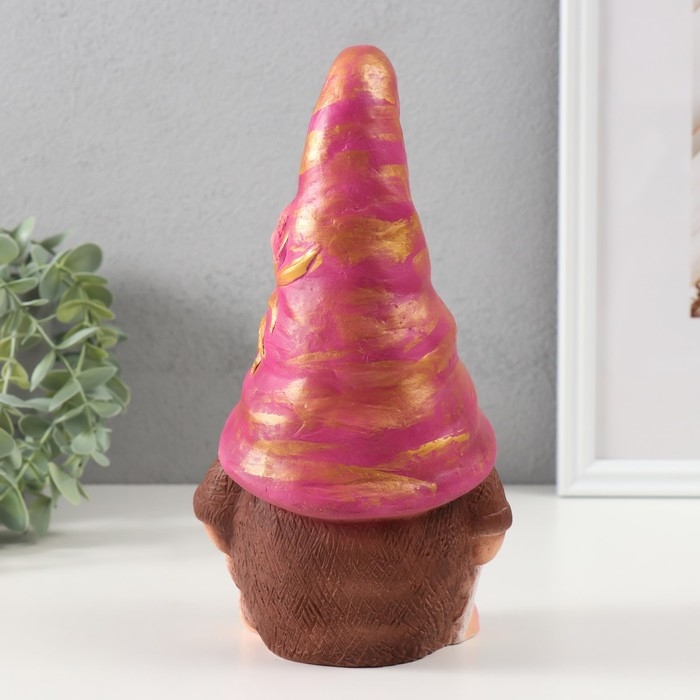 Фигурка "Гном Сканди" высота 22,5 см, ширина 9,5 см, длина 11,5 см.