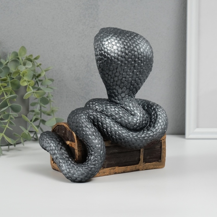 Новогодняя копилка Новогодняя копилка "Кобра на сундуке " 20 х 17 х 12 см, серебристый