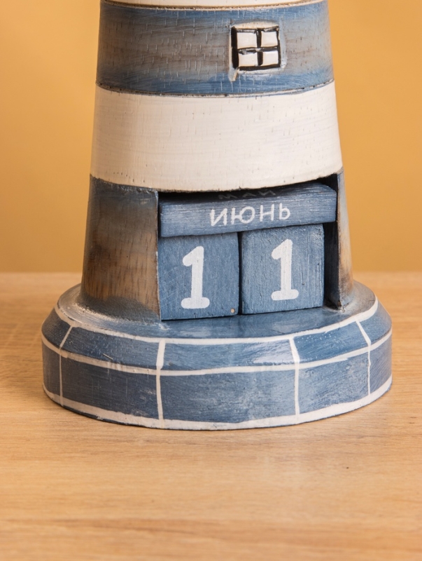Сувенир календарь &laquo;Маяк&raquo;, 10&times;10&times;21 см, дерево