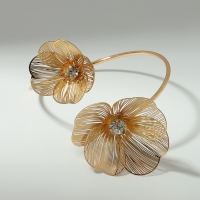 Браслет &laquo;Цветок&raquo; стразинка, цвет золото