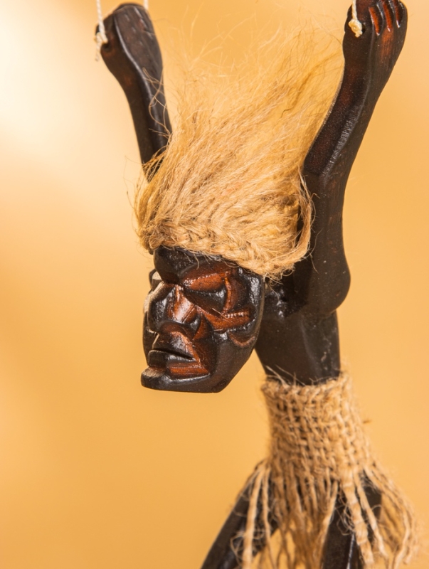 Сувенир "Абориген парашютист" дерево, кокос, 8х6х33 см