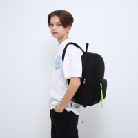 Рюкзак школьный текстильный со брелком стропой, 38х29х11 см, чёрный Рюкзак школьный текстильный со брелком стропой, 38х29х11 см, чёрный