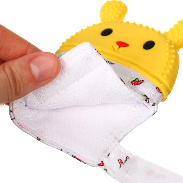 Прорезыватель-рукавичка &laquo;Зайка&raquo;, цвет красный/желтый, Крошка Я