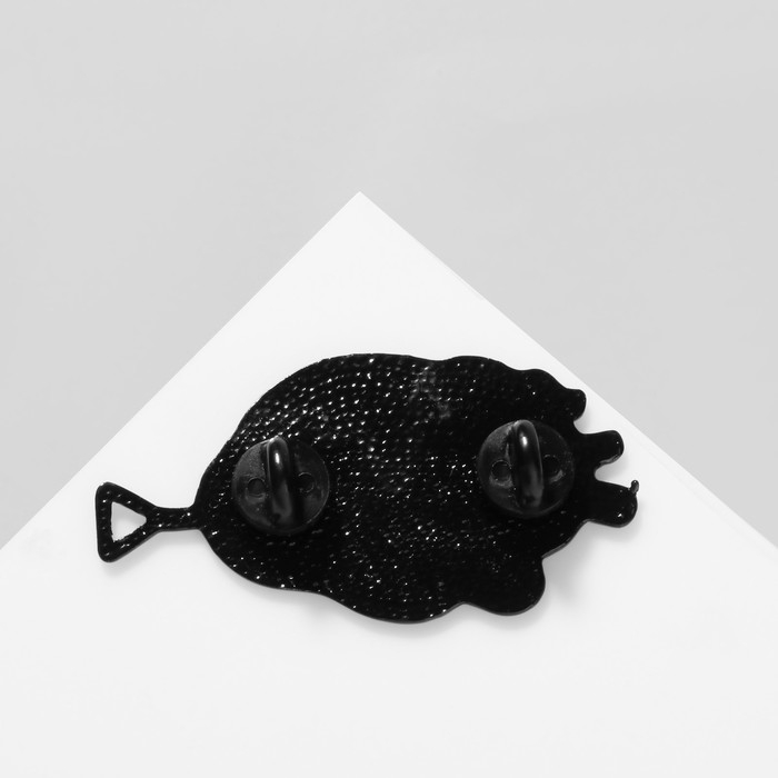 Значок «Япония» бензопила, цветной в чёрном металле Значок «Япония» бензопила, цветной в чёрном металле