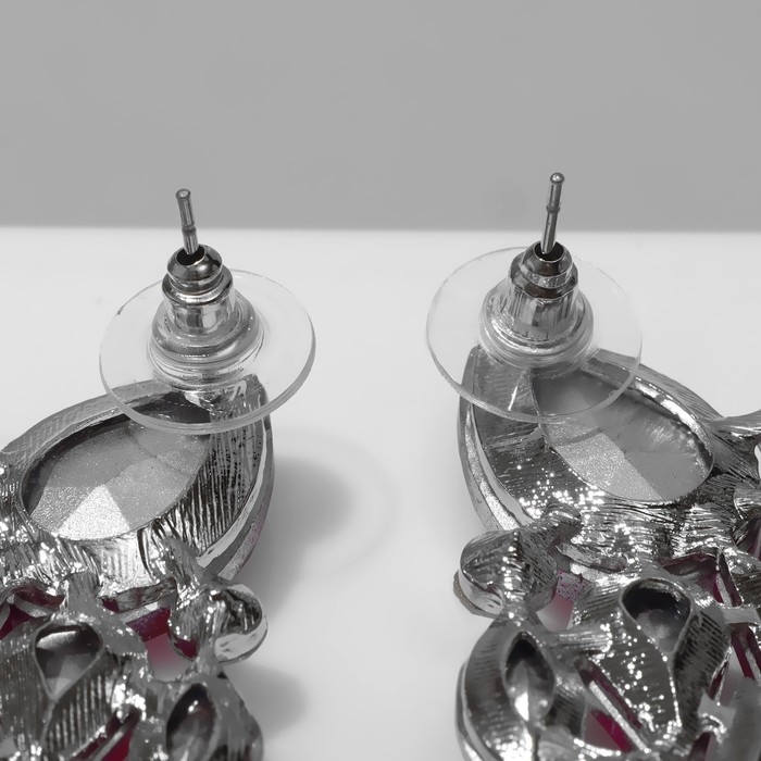 Серьги со стразами «Вспышка» капли, цвет малиново-белый в серебре Серьги со стразами «Вспышка» капли, цвет малиново-белый в серебре