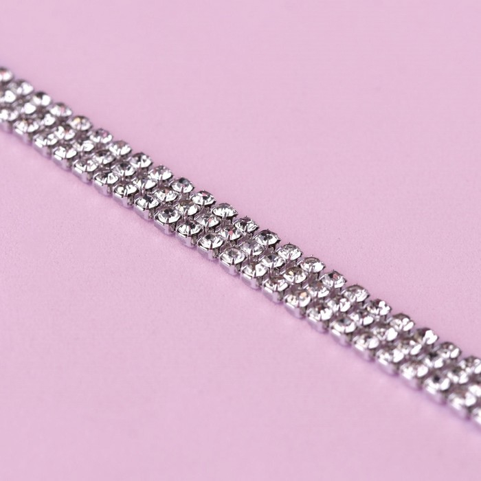 Цепь со стразами, 3 ряда, металл, стекло, 6 мм, 4,5 &plusmn; 0,5 м, цвет серебряный