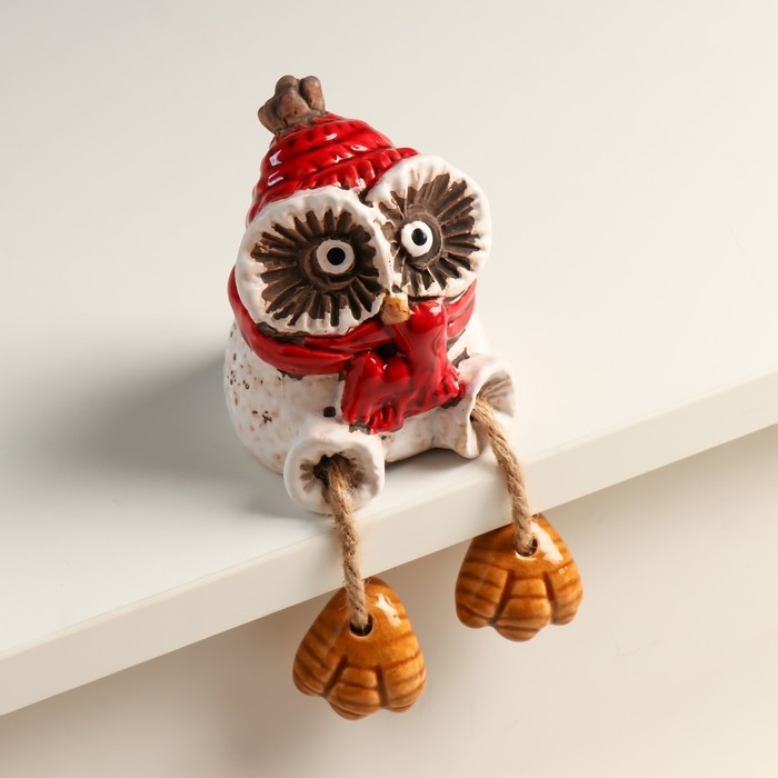 Сувенир керамика "Совенок в красном шарфе с висячими ножками" 7,2х7,3х8 см