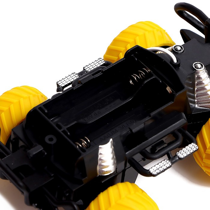 Джип радиоуправляемый &laquo;Граффити&raquo;, работает от батареек, цвет жёлтый