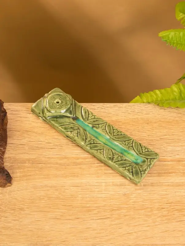 Подставка под благовония "Орнамент" керамика, цв. зелёный, 15,5х4х1 см