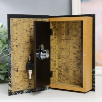 Сейф-книга дерево кожзам "Звери в тропиках" 21х13х5 см Сейф-книга дерево кожзам "Звери в тропиках" 21х13х5 см